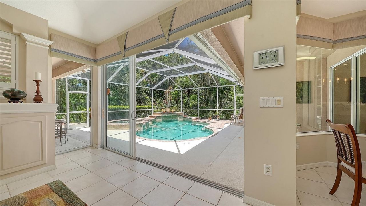 4727 Carrington Circle, Sarasota, FL 34243 Photo