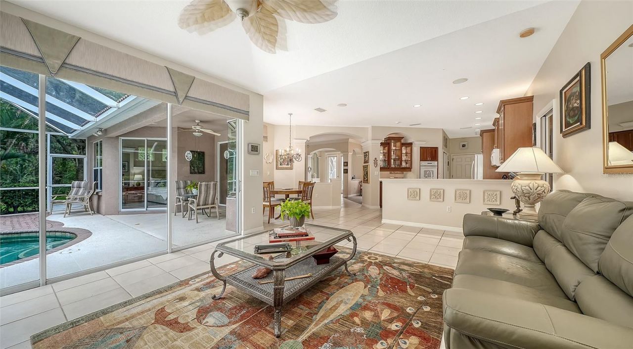 4727 Carrington Circle, Sarasota, FL 34243 Photo