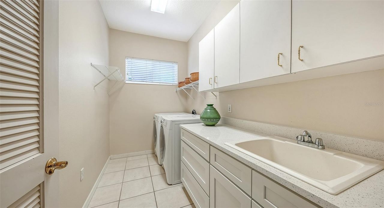 4727 Carrington Circle, Sarasota, FL 34243 Photo