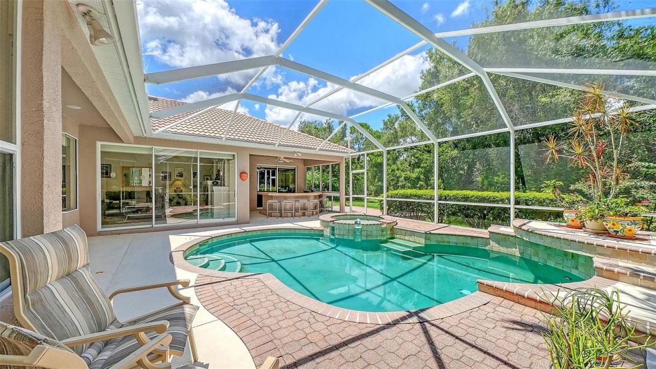 4727 Carrington Circle, Sarasota, FL 34243 Photo