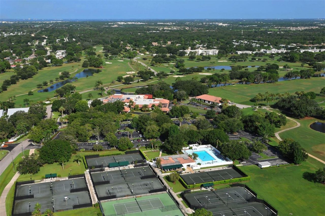 4727 Carrington Circle, Sarasota, FL 34243 Photo