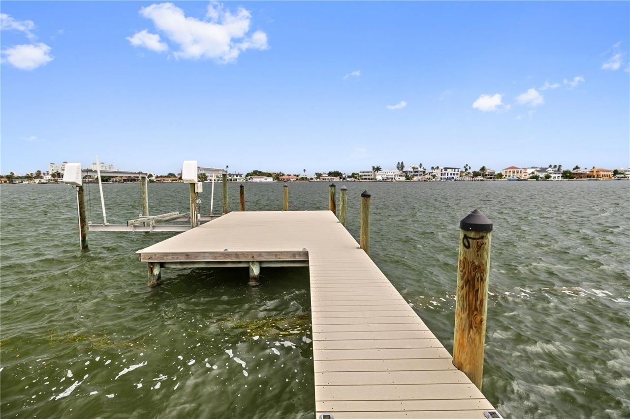 423 55th Avenue, Saint Pete Beach, FL 33706 Photo