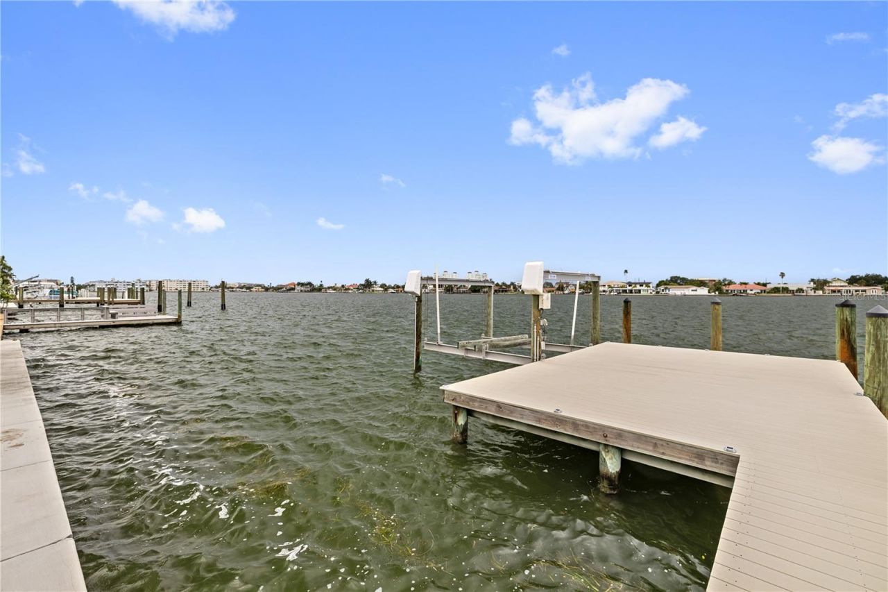 423 55th Avenue, Saint Pete Beach, FL 33706 Photo