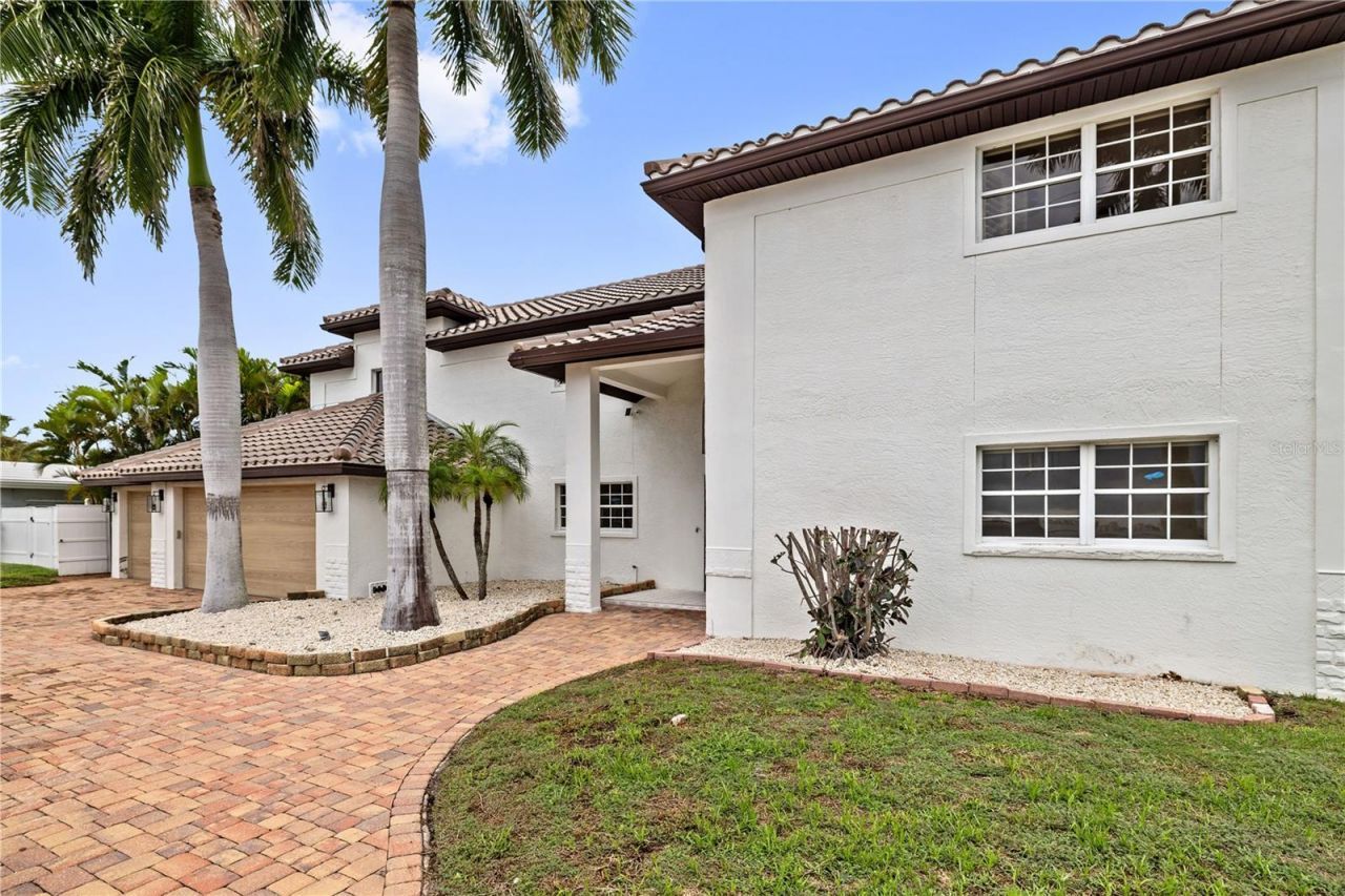 423 55th Avenue, Saint Pete Beach, FL 33706 Photo