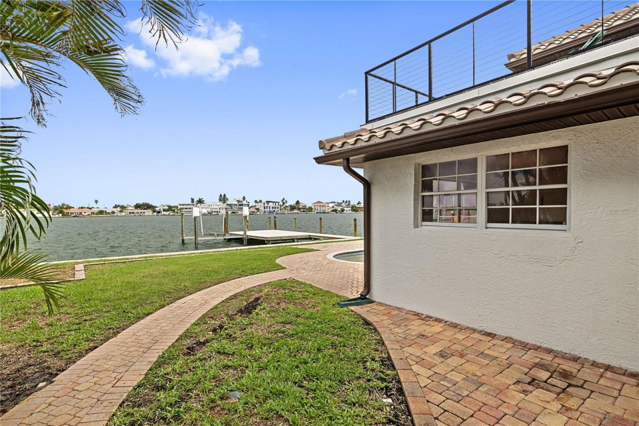 423 55th Avenue, Saint Pete Beach, FL 33706 Photo