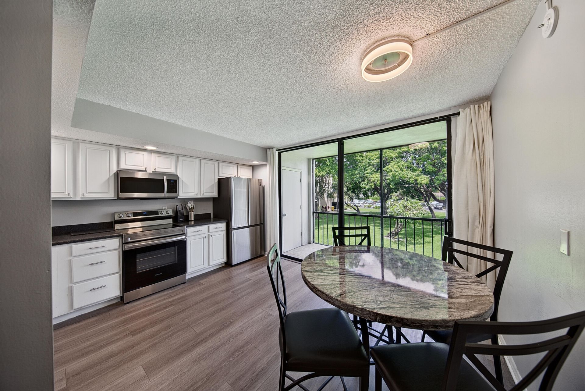 5190 Las Verdes Circle, Unit 214, Delray Beach, FL 33484 Photo