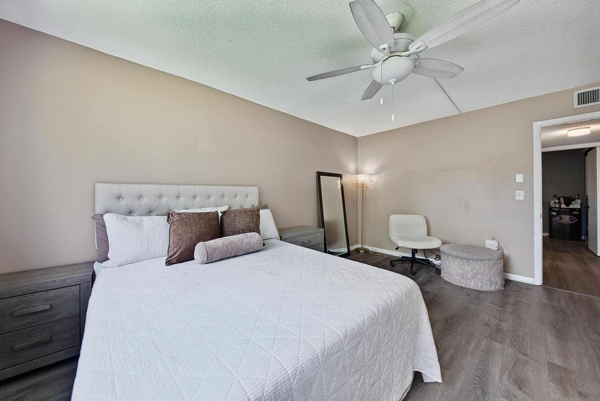5190 Las Verdes Circle, Unit 214, Delray Beach, FL 33484 Photo