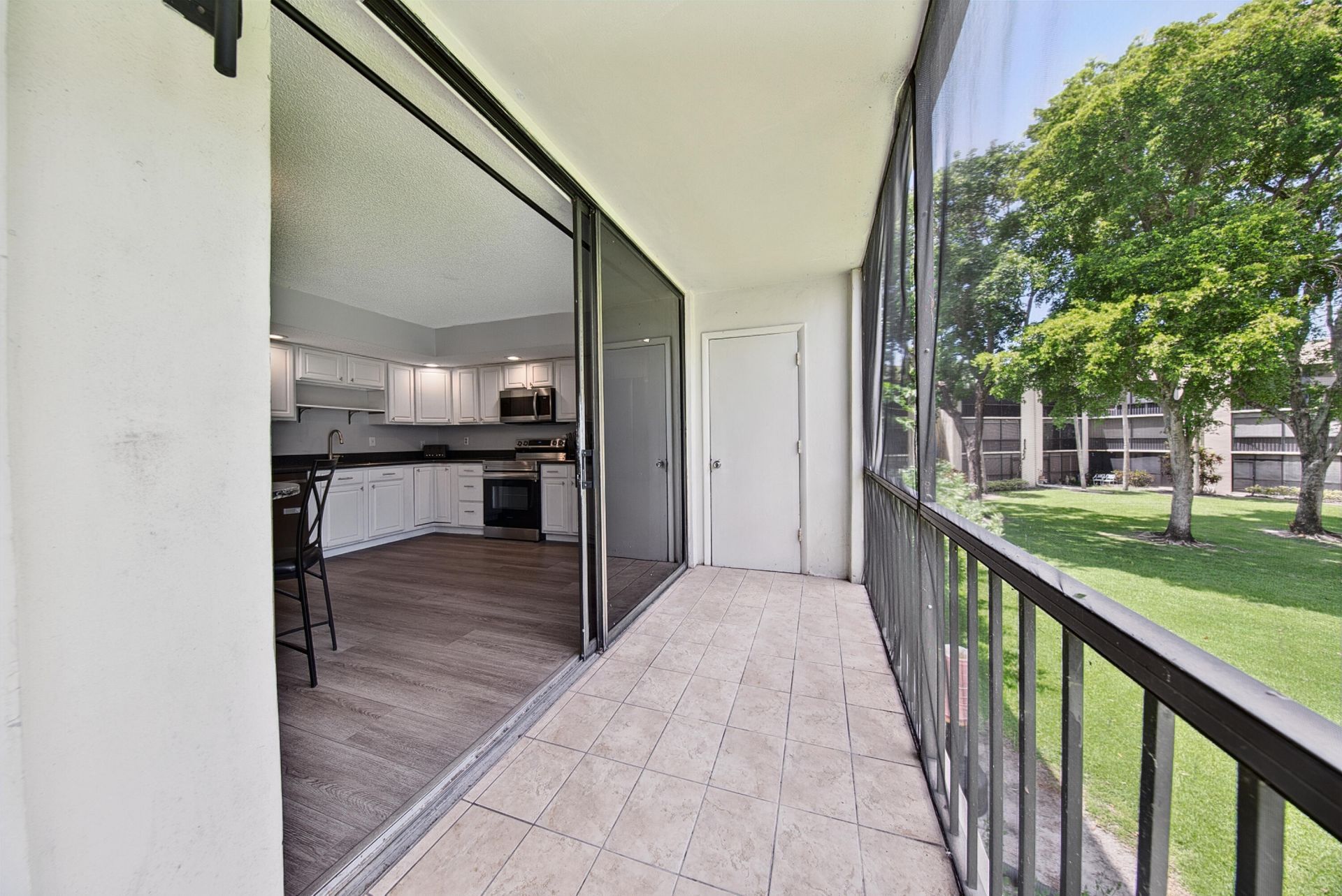 5190 Las Verdes Circle, Unit 214, Delray Beach, FL 33484 Photo