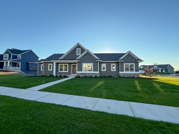 1830 Stratford Lane NW, Walker, MI 49534