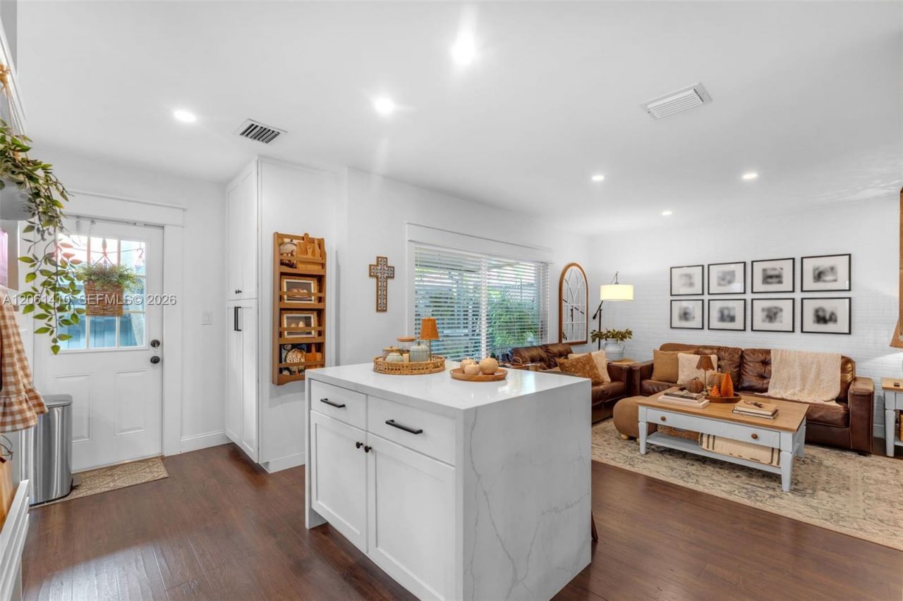 1050 NW 129th Ave , Miami, FL 33182 Photo