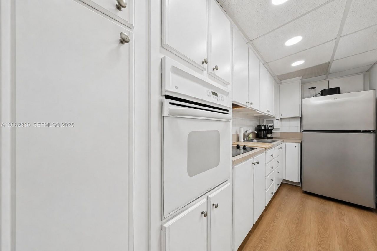 1200 West Ave , Unit 1502, Miami Beach, FL 33139 Photo