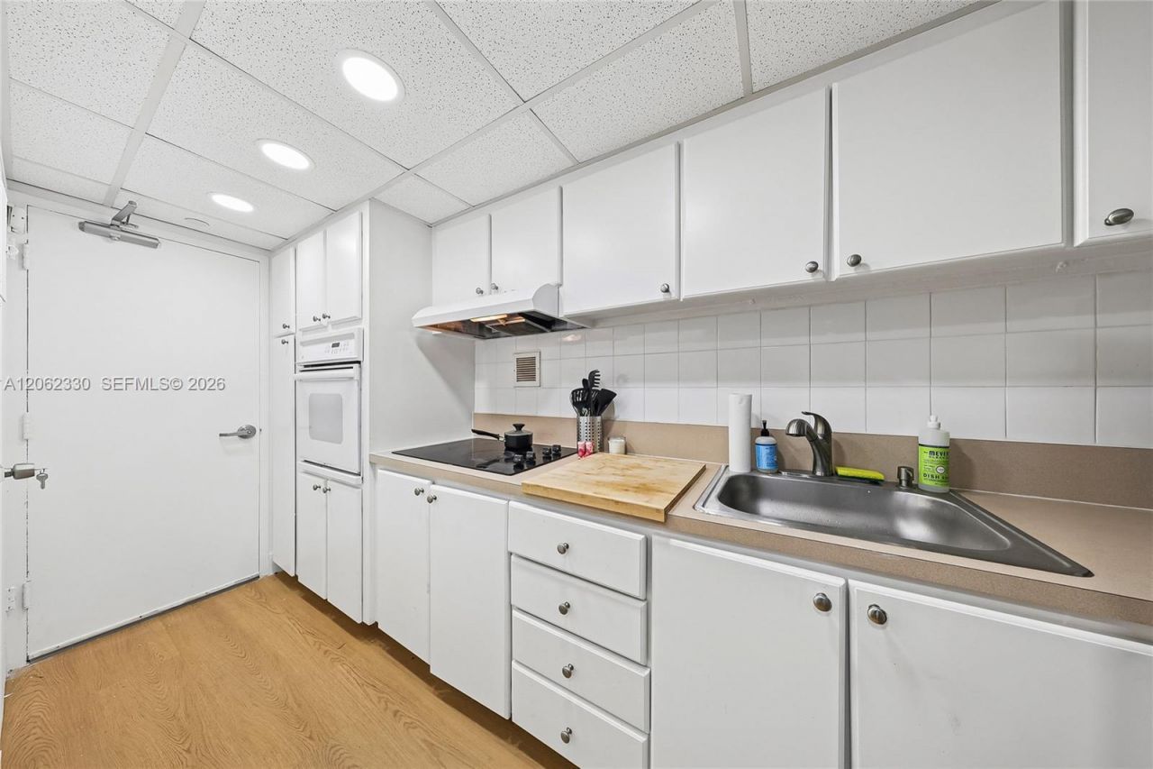 1200 West Ave , Unit 1502, Miami Beach, FL 33139 Photo