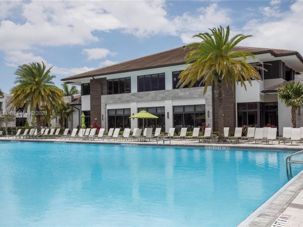 8001 NW 41st St, Unit F-106, Doral, FL 33166
