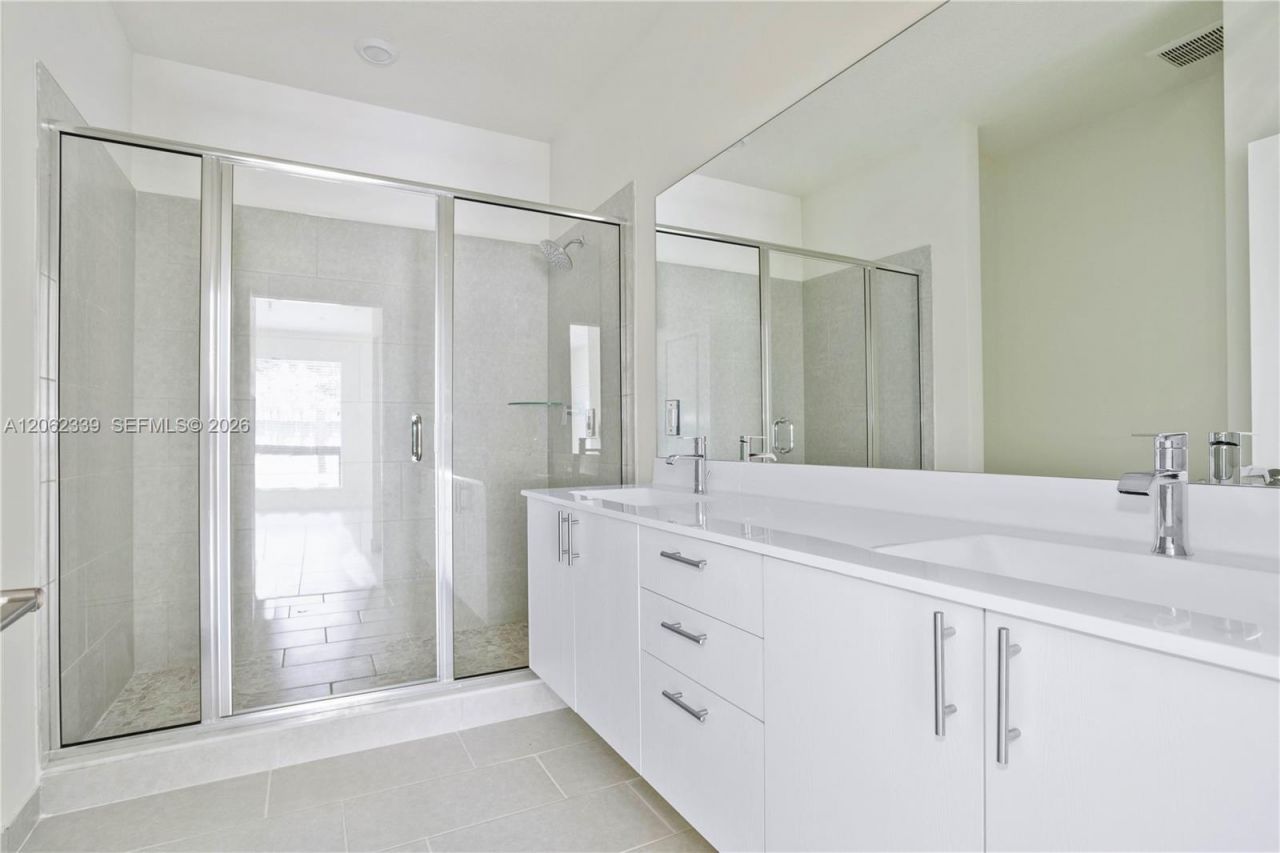 8001 NW 41st St, Unit F-106, Doral, FL 33166 Photo