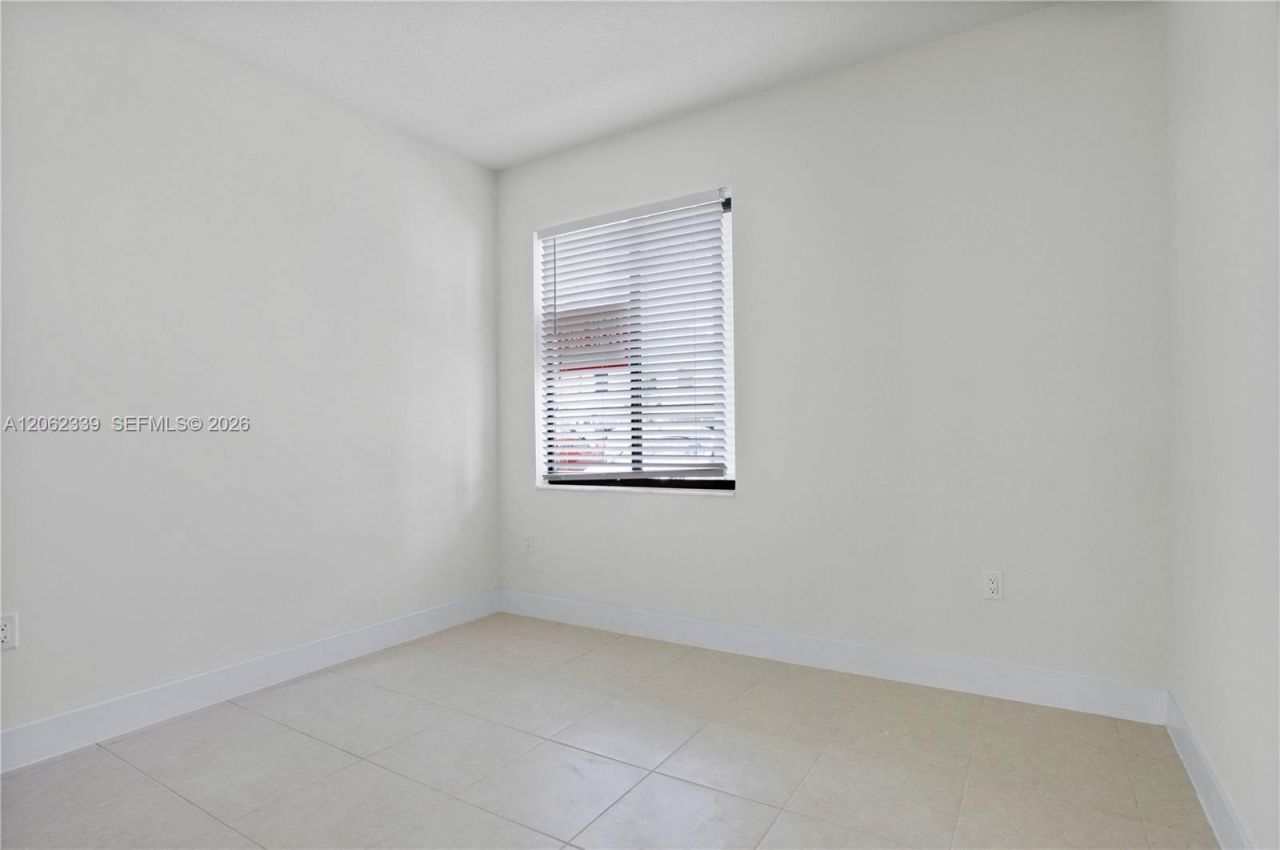 8001 NW 41st St, Unit F-106, Doral, FL 33166 Photo