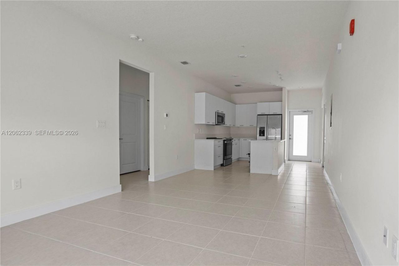 8001 NW 41st St, Unit F-106, Doral, FL 33166 Photo
