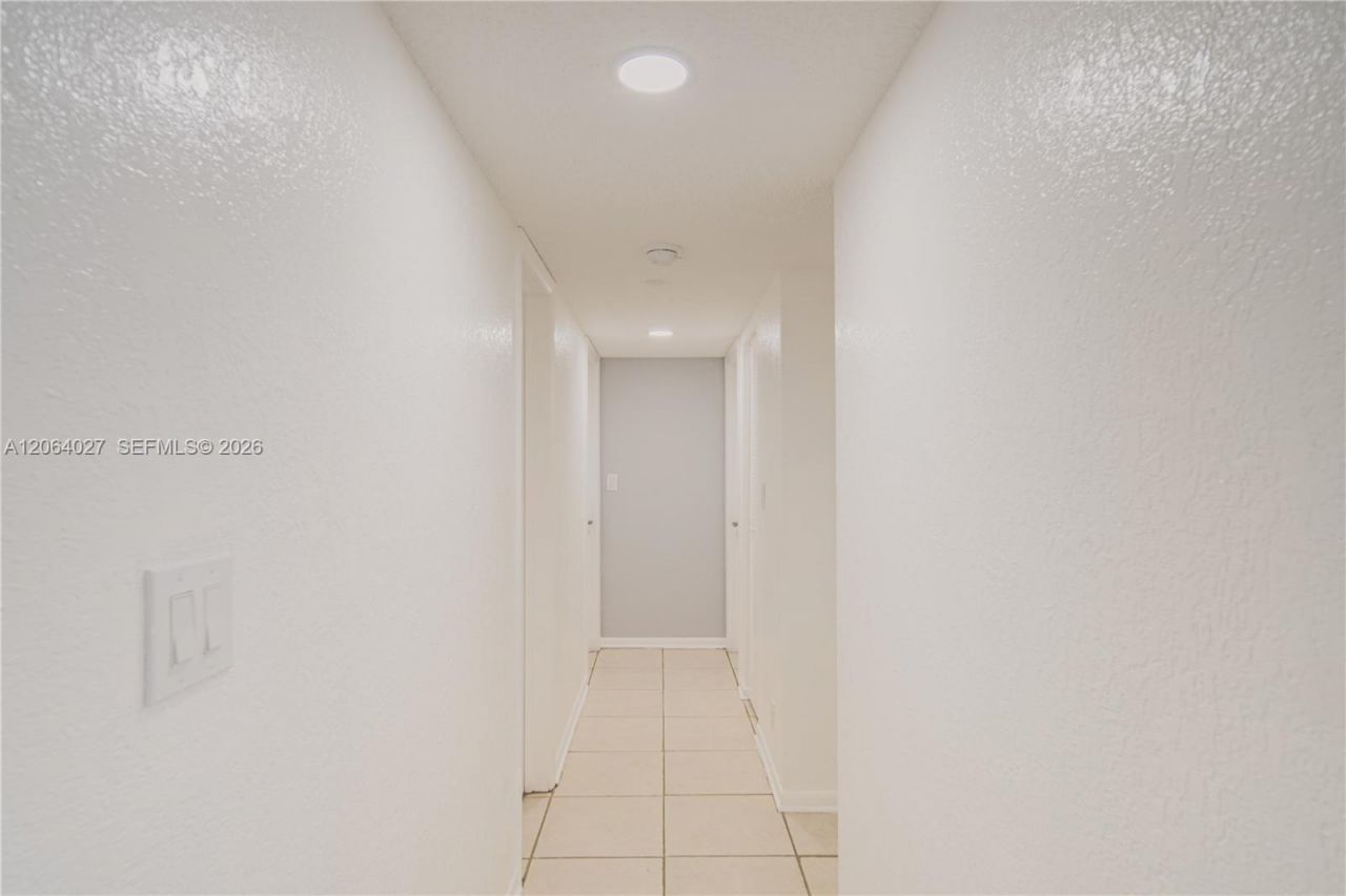 2830 Riverside Dr, Unit 107-3, Coral Springs, FL 33065 Photo