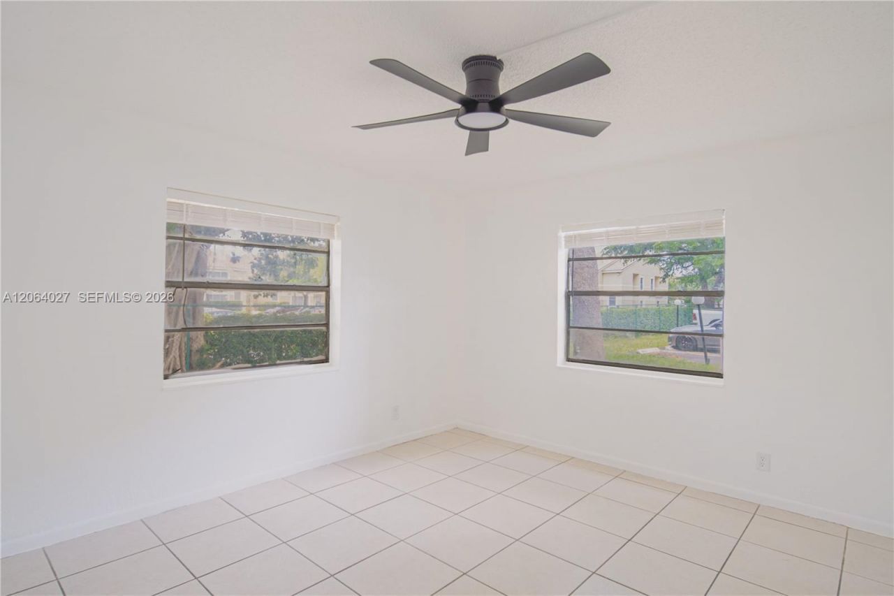2830 Riverside Dr, Unit 107-3, Coral Springs, FL 33065 Photo