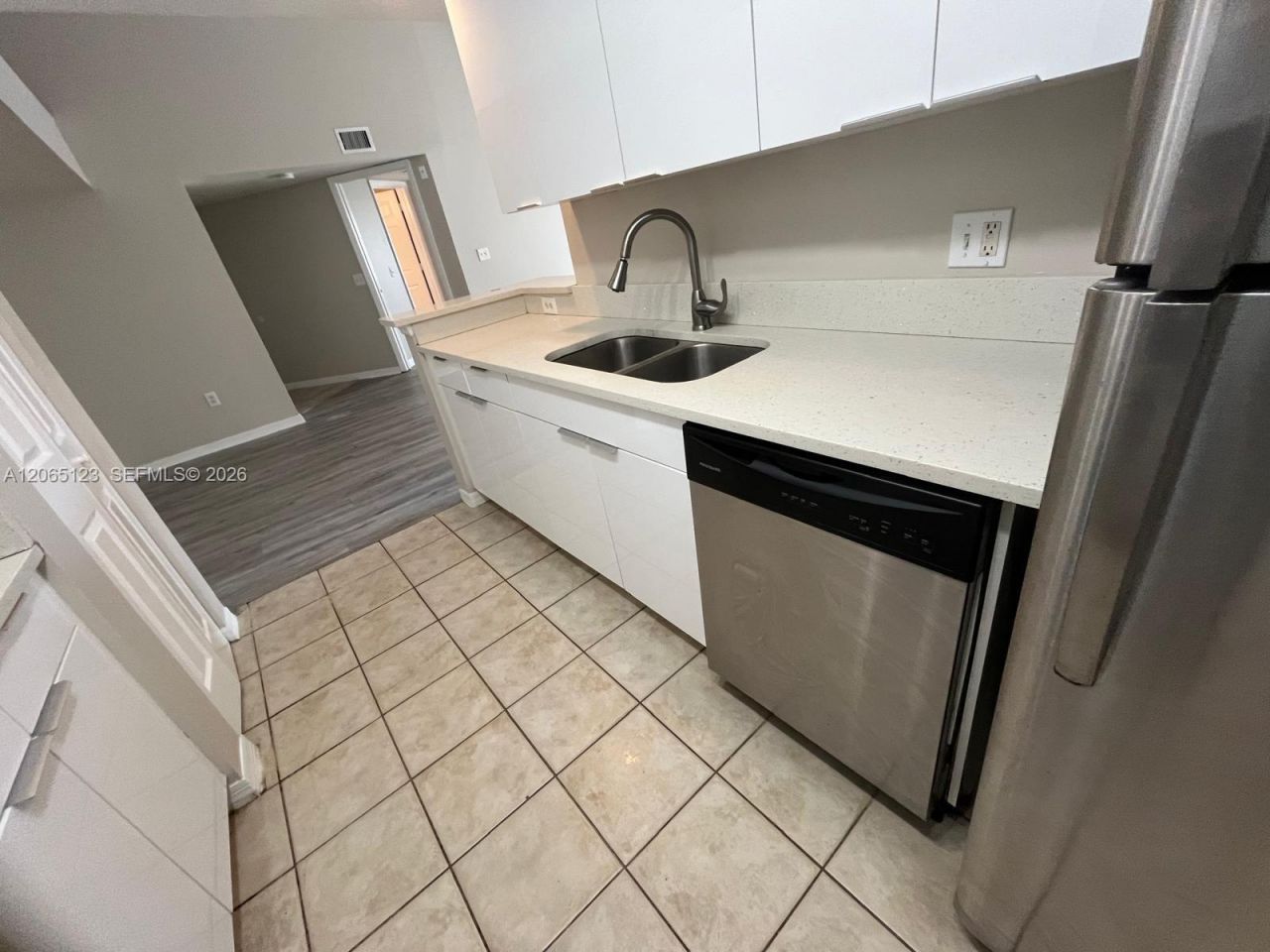 4171 N Haverhill Rd, Unit 1013, West Palm Beach, FL 33417 Photo