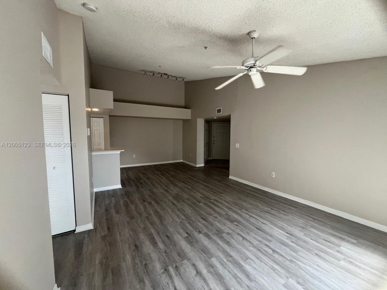 4171 N Haverhill Rd, Unit 1013, West Palm Beach, FL 33417 Photo