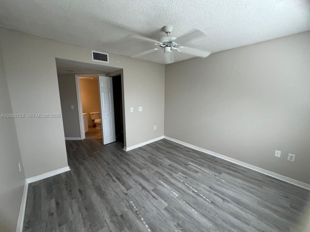 4171 N Haverhill Rd, Unit 1013, West Palm Beach, FL 33417 Photo