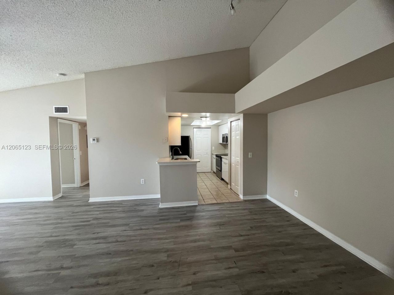 4171 N Haverhill Rd, Unit 1013, West Palm Beach, FL 33417 Photo