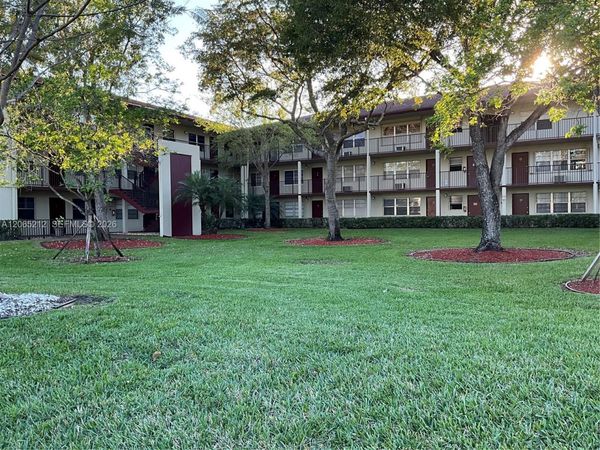 150 SW 134th Way , Unit 304R, Pembroke Pines, FL 33027