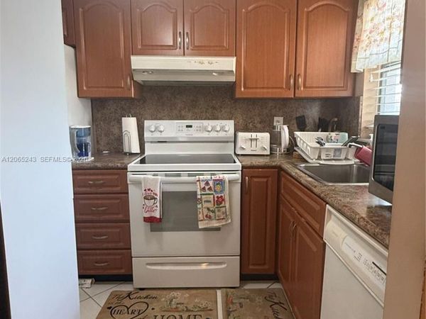 9001 Sunrise Lakes Blvd , Unit 201, Sunrise, FL 33322
