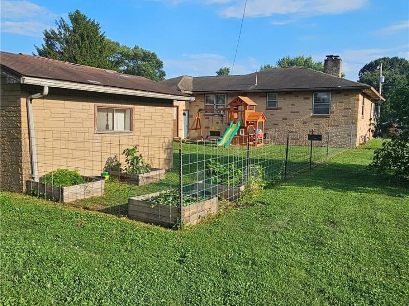 495 Maple Street , Duncan Falls, OH 43734 Photo 25
