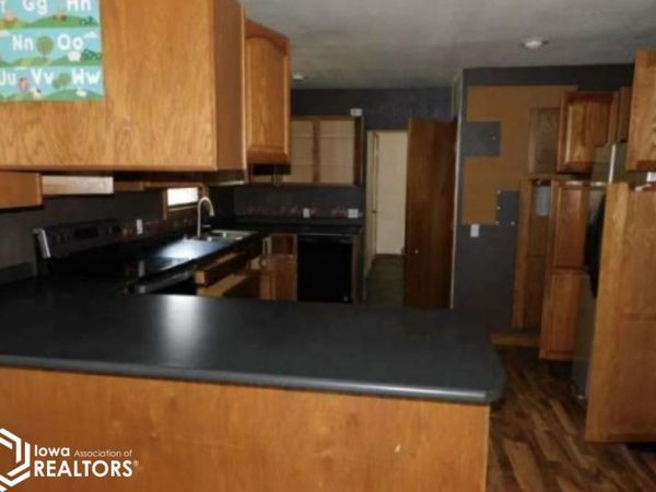 910 S 15Th Street, Centerville, IA 52544
