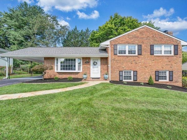 3431 Ashmeade DR, Roanoke, VA 24018