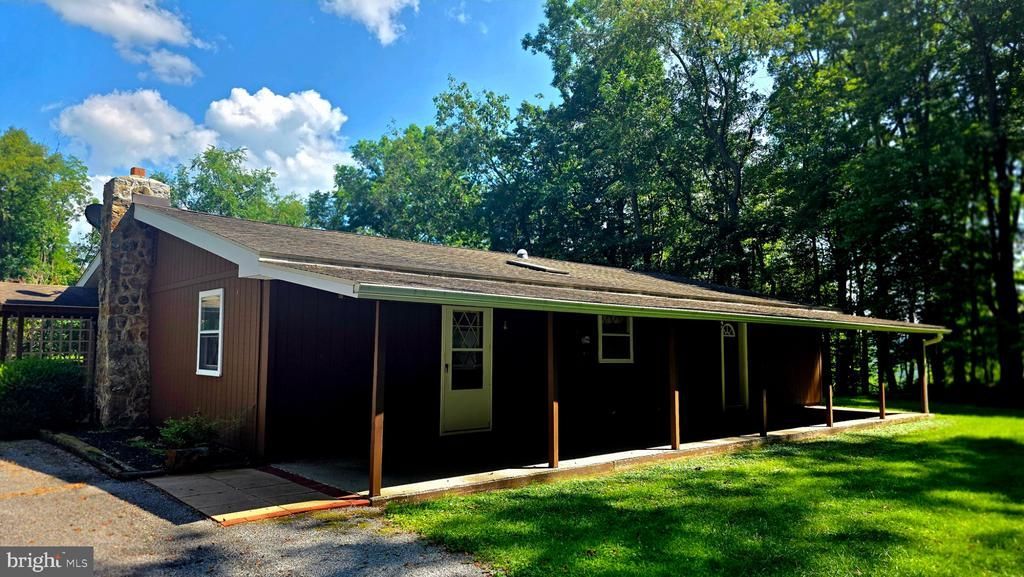 8952 WALNUT LANE, HUNTINGDON, PA 16652