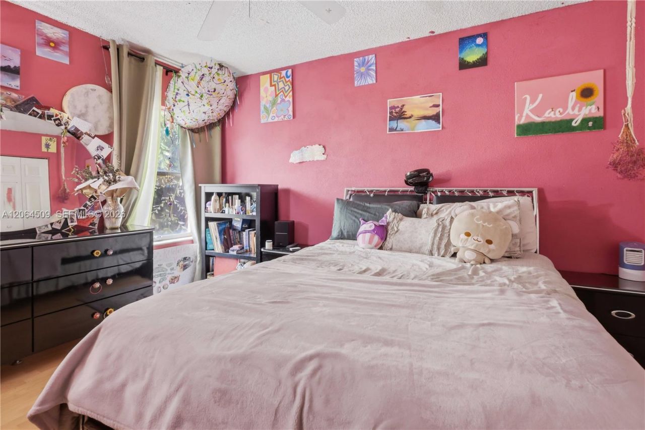 1040 NW 185th Ave , Pembroke Pines, FL 33029 Photo