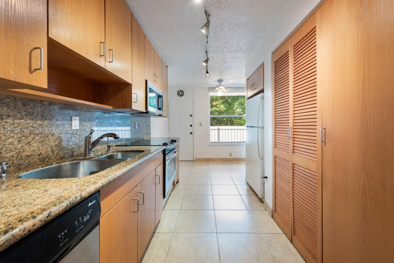 10230 Collins Ave, Unit 101, Bal Harbour, FL 33154 Photo