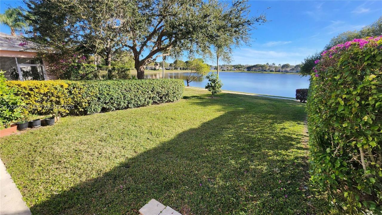 10702 Pelican Dr, Wellington, FL 33414 Photo