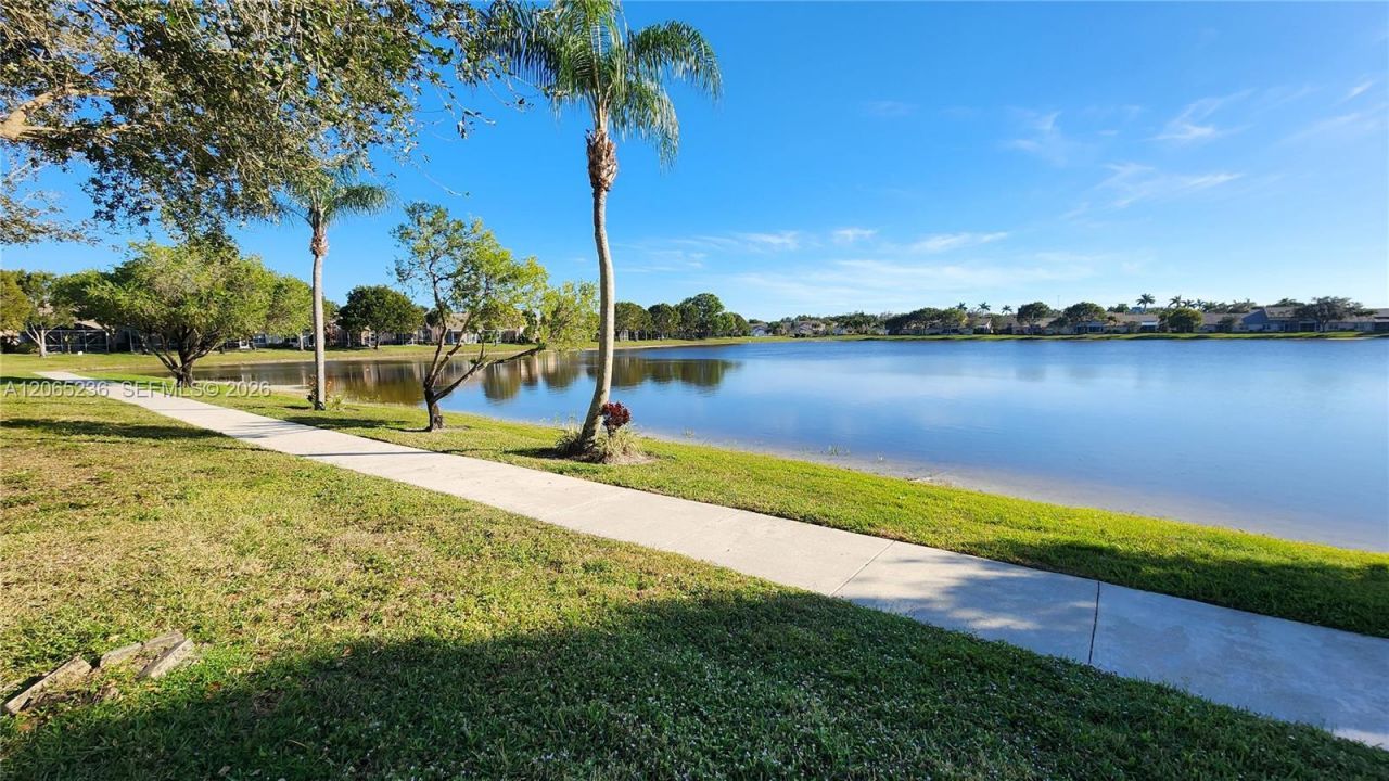 10702 Pelican Dr, Wellington, FL 33414 Photo