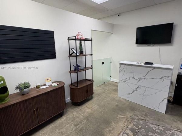 SW 8th St , Miami, FL 33144