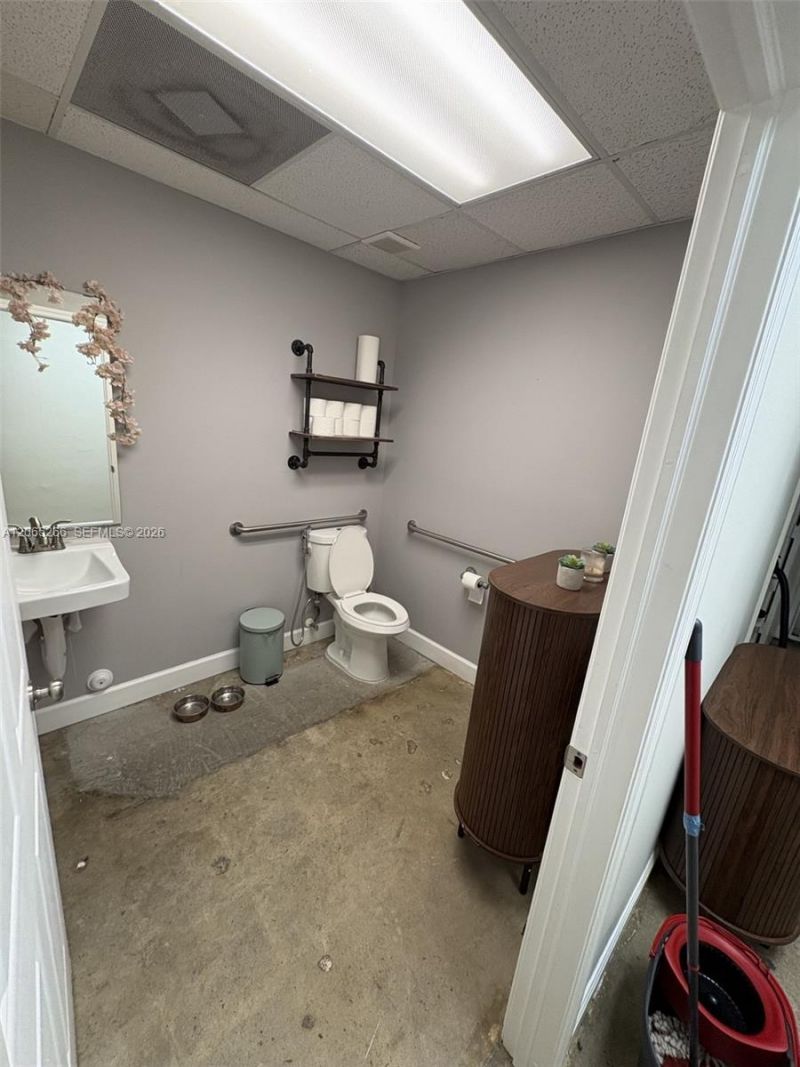 Sw 8th St , Miami, FL 33144 Photo