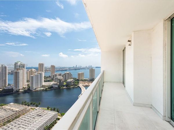 950 Brickell Bay Dr , Unit 3904, Miami, FL 33131
