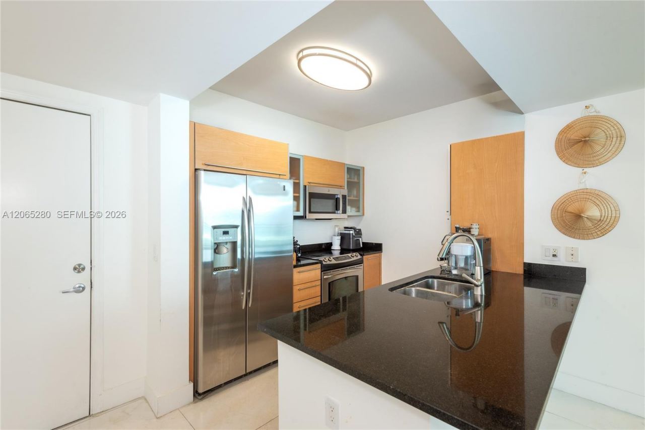 950 Brickell Bay Dr , Unit 3904, Miami, FL 33131 Photo