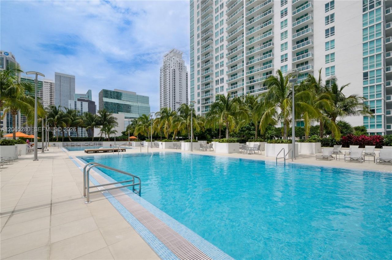 950 Brickell Bay Dr , Unit 3904, Miami, FL 33131 Photo