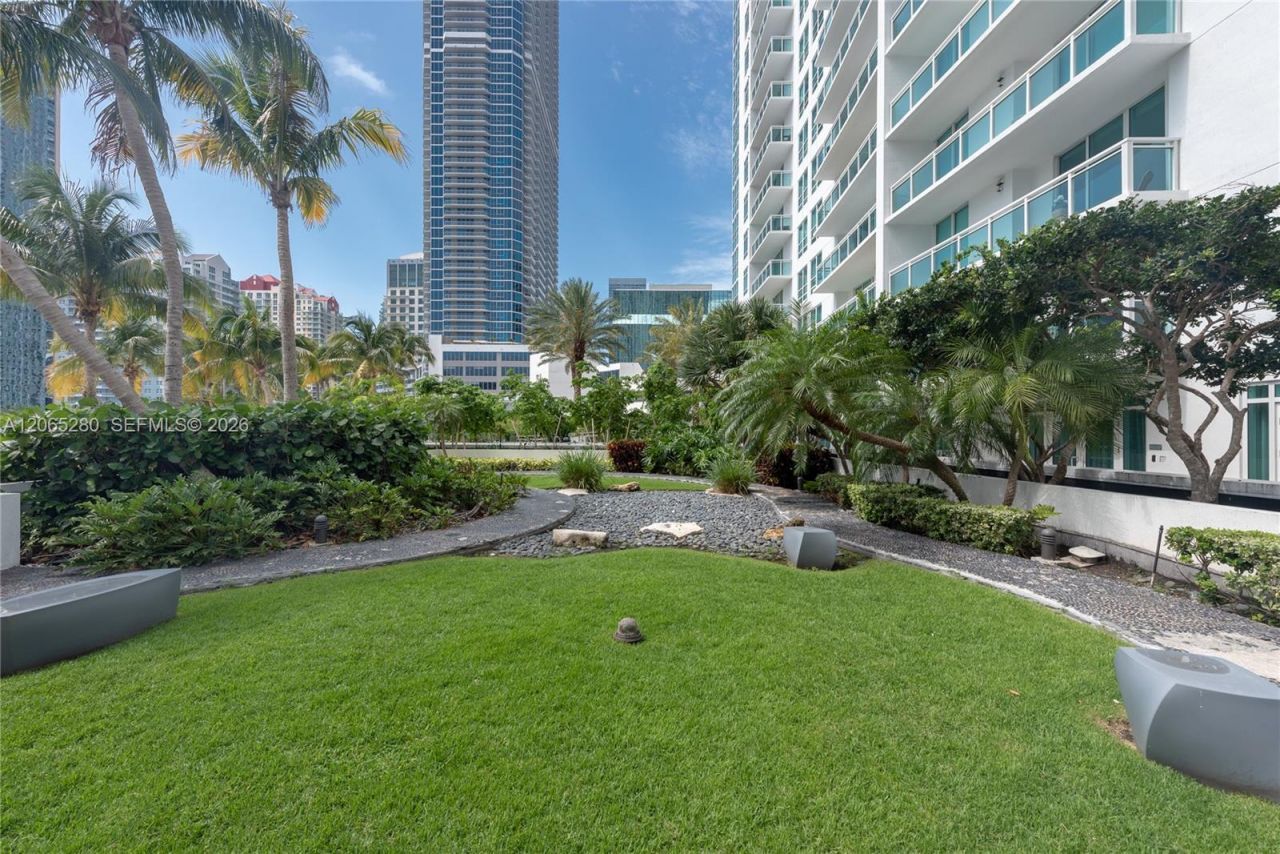 950 Brickell Bay Dr , Unit 3904, Miami, FL 33131 Photo