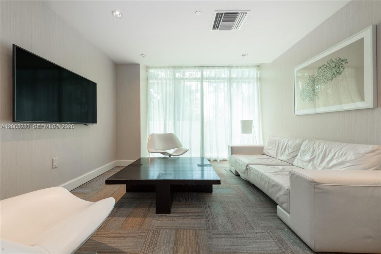 950 Brickell Bay Dr , Unit 3904, Miami, FL 33131 Photo
