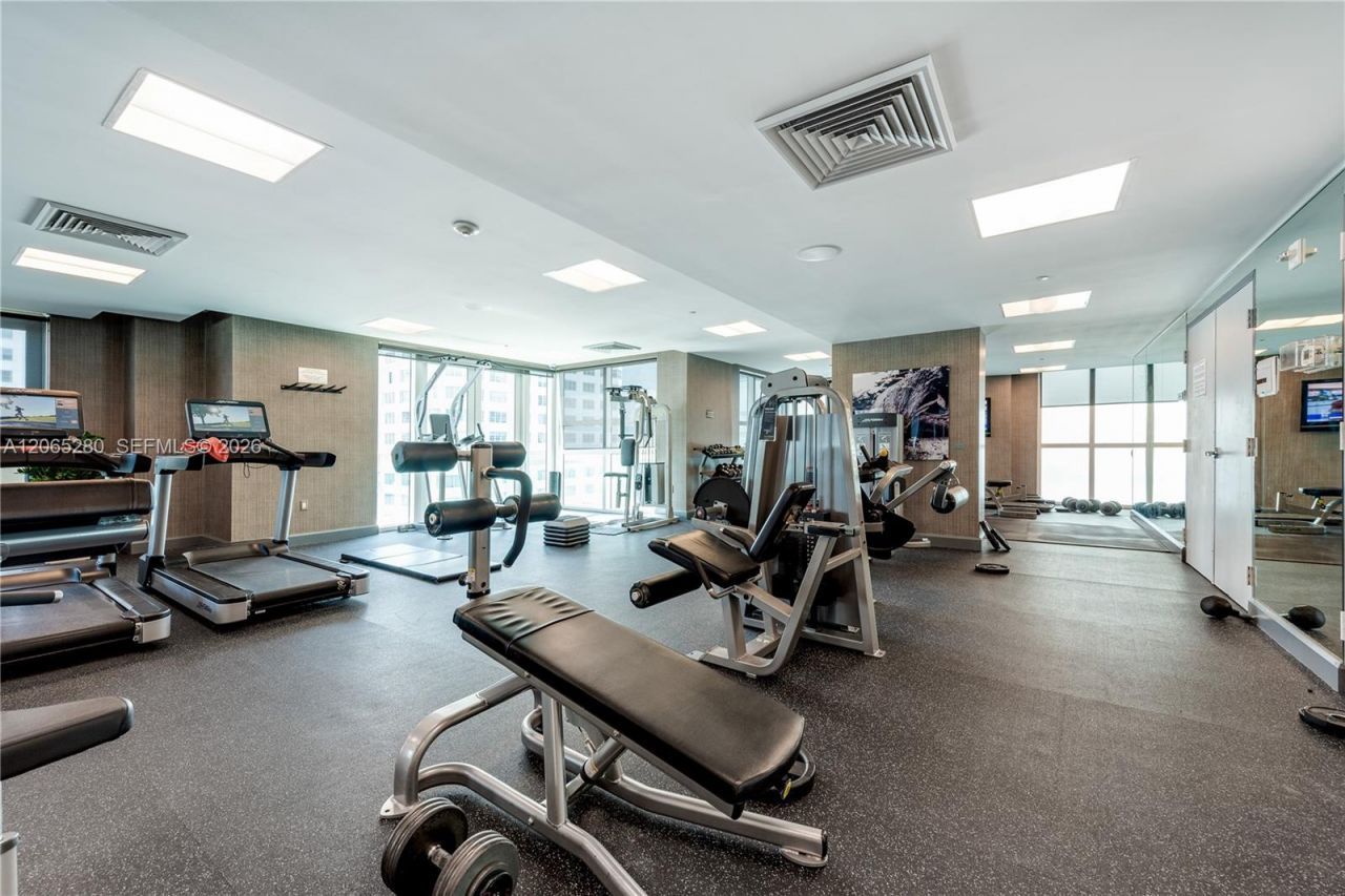 950 Brickell Bay Dr , Unit 3904, Miami, FL 33131 Photo