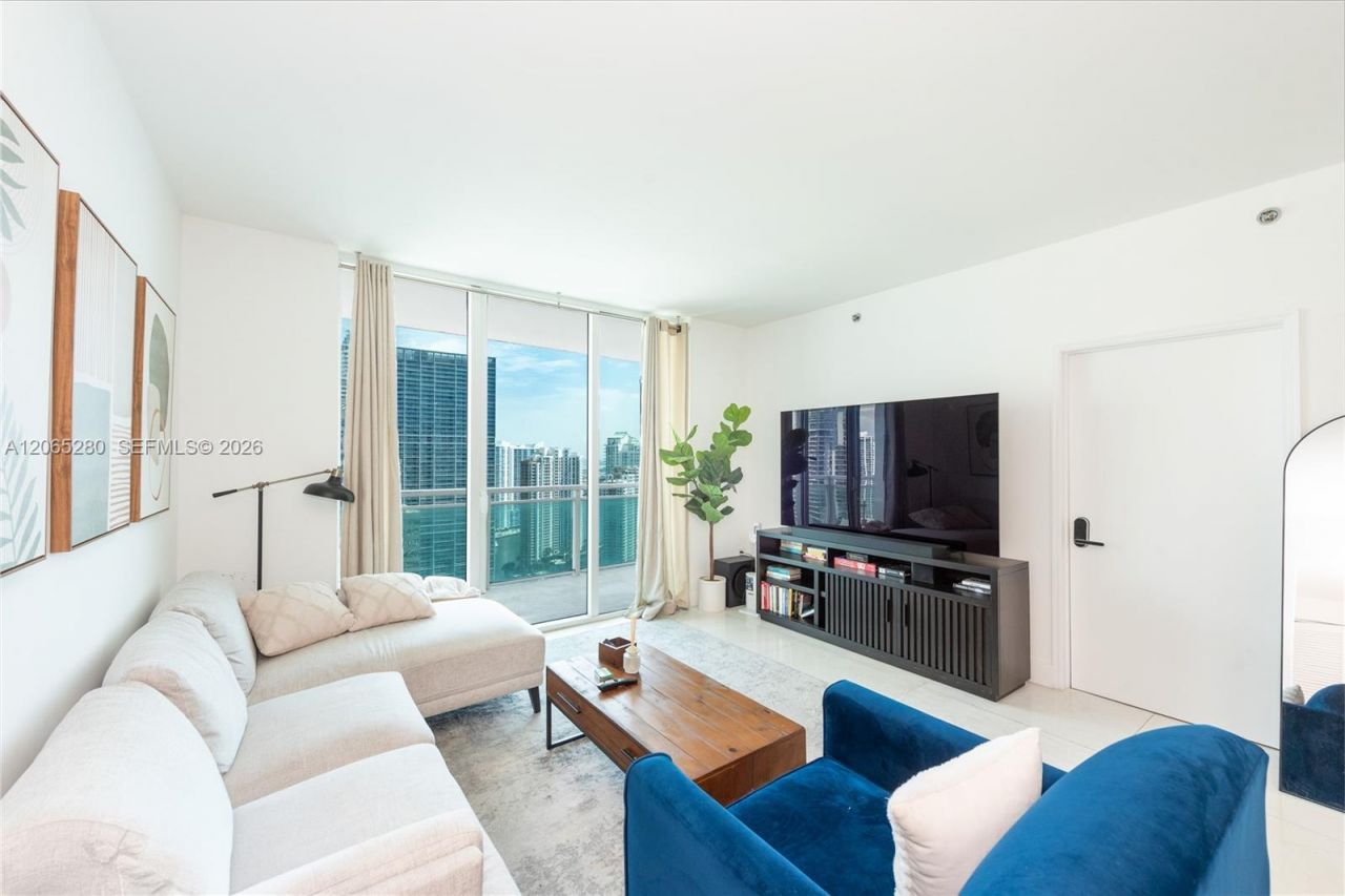 950 Brickell Bay Dr , Unit 3904, Miami, FL 33131 Photo