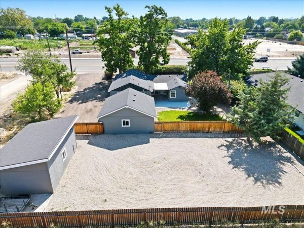 3029 N Maple Grove Rd, Boise, ID 83704