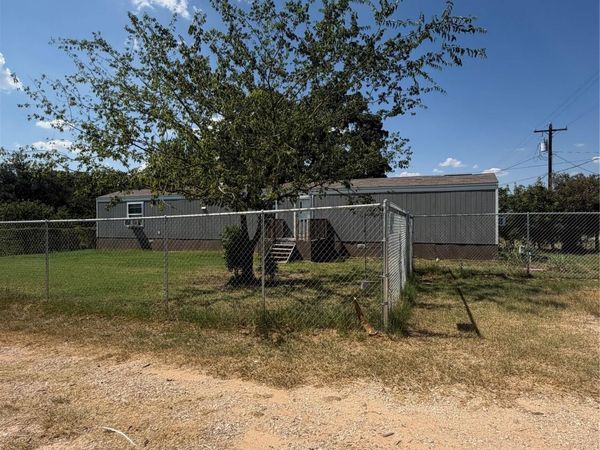 272 Plum ST, Bastrop, TX 78602