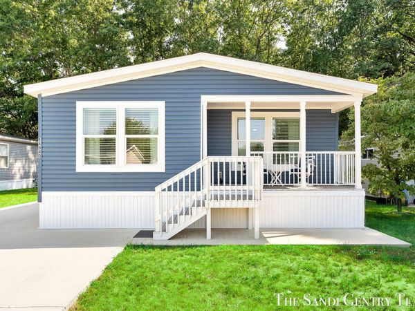 14940 Saint Lawrence Drive, Spring Lake, MI 49456