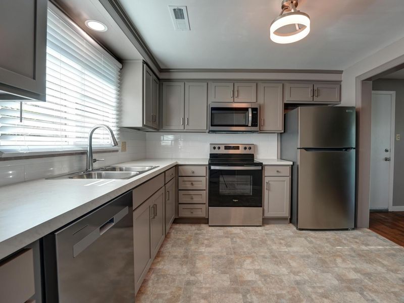 100 Avenue B , Greenville, OH 45331 Photo 7