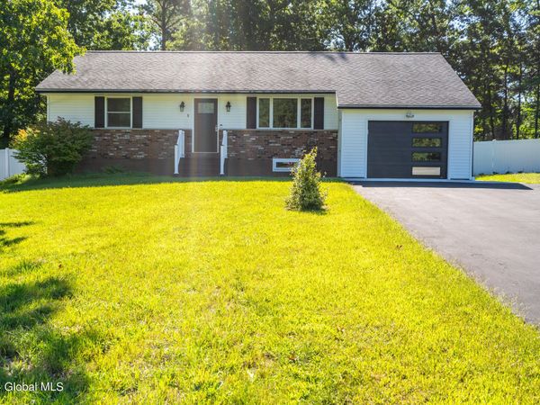 5 Sleepy Court, Ballston Spa, NY 12020